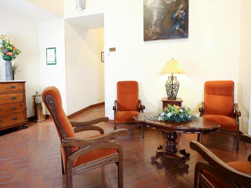 Casa Di Santa Francesca Romana A Ponte Rotto Екстериор снимка
