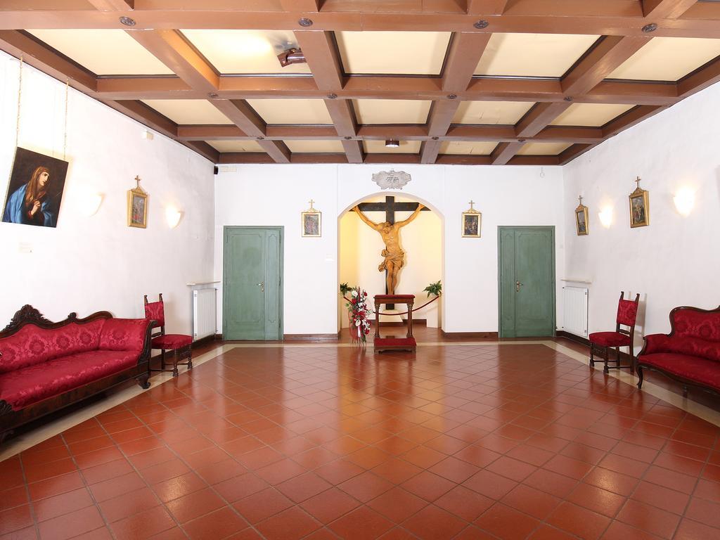 Casa Di Santa Francesca Romana A Ponte Rotto Екстериор снимка