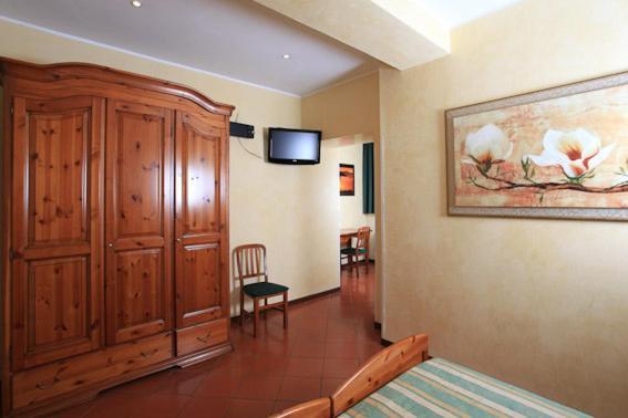 Casa Di Santa Francesca Romana A Ponte Rotto Екстериор снимка
